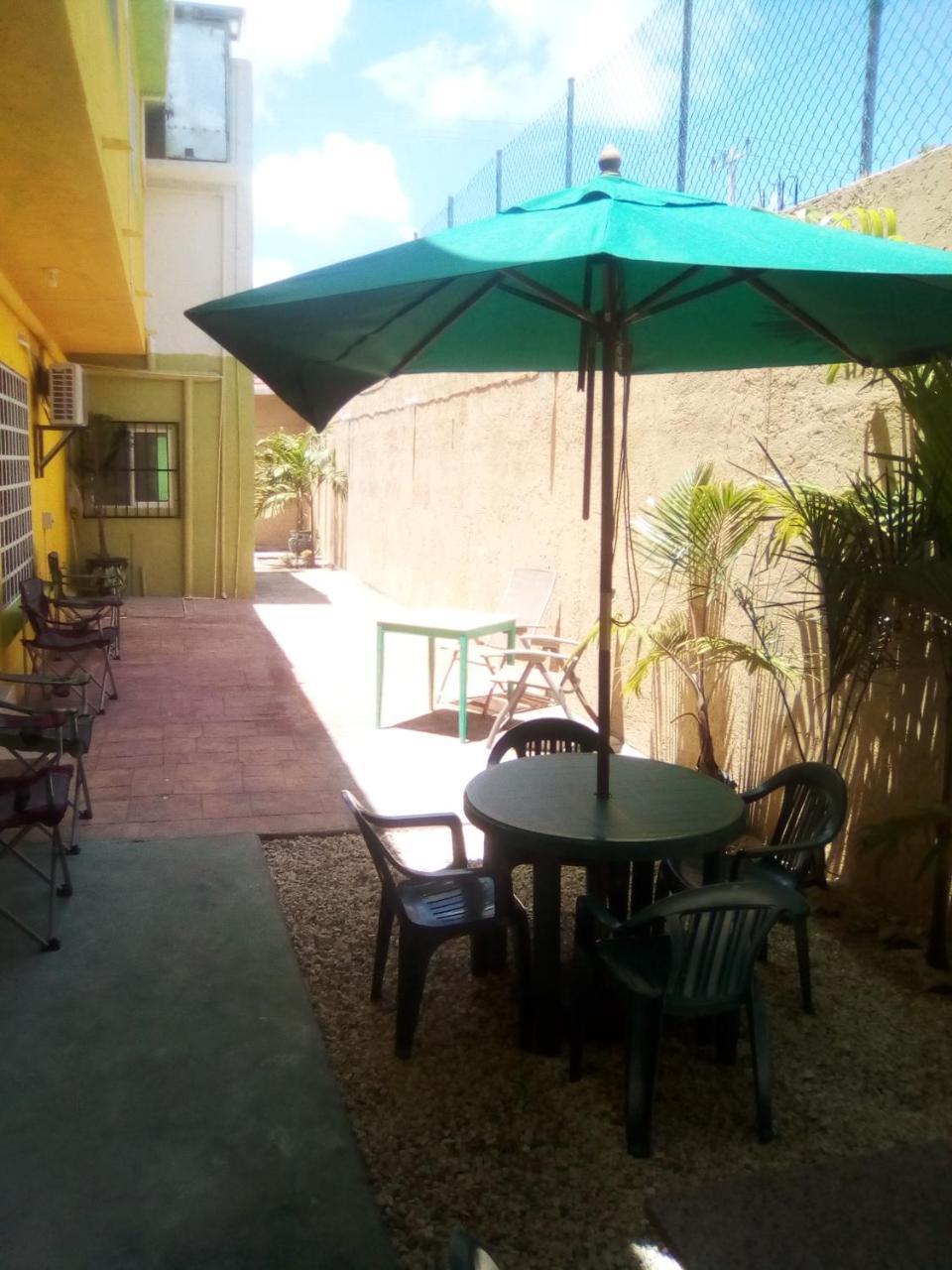 Airport Sleepy Inn Cancún Exterior foto